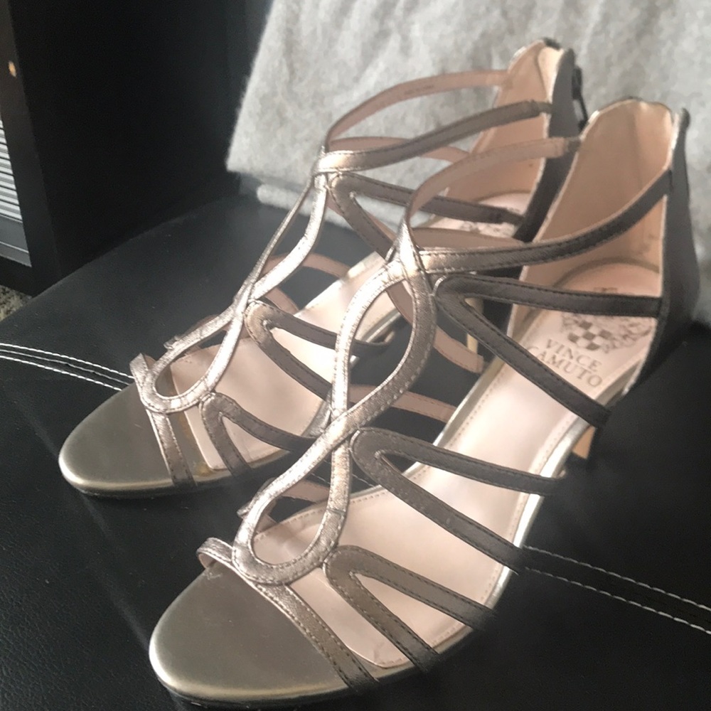 Vince Camuto shoestring